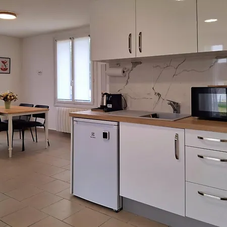 A 300 M De La Plage, Charme Et Tranquillite A Merville-franceville - Fr-1-788-66 *