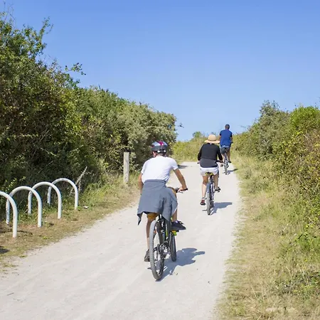 A 300 M De La Plage, Charme Et Tranquillite A Merville-franceville - Fr-1-788-66 Prázdninový dům
